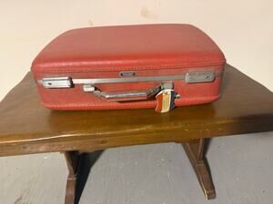 American Tourister Vintage Tiara Suitcase Red Hardside NO KEY